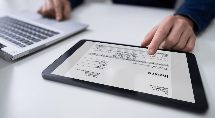 A Comprehensive Guide To PEPPOL vs Traditional e-Invoicing – What UAE Businesses Should Know