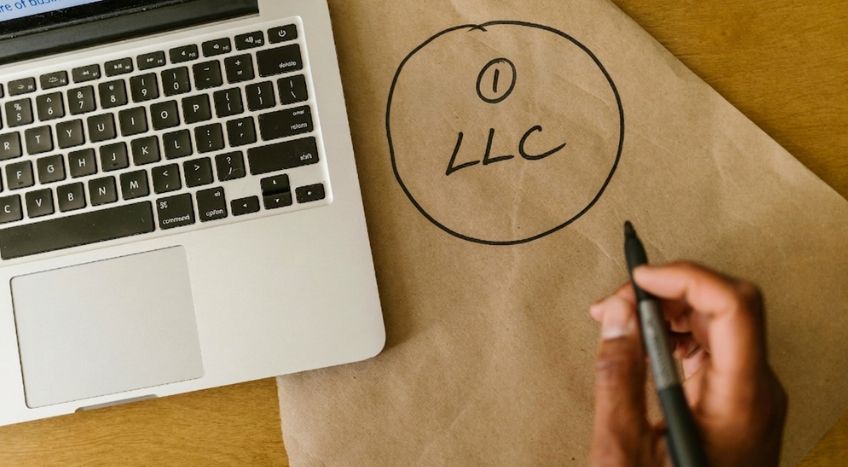 Sole Proprietorship vs LLC: Key Differences & Which is Best for Startups